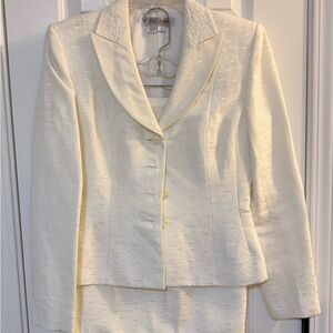 Kay Unger Ivory Textured Notch-Collar Blazer & Lace Trimmed Skirt
